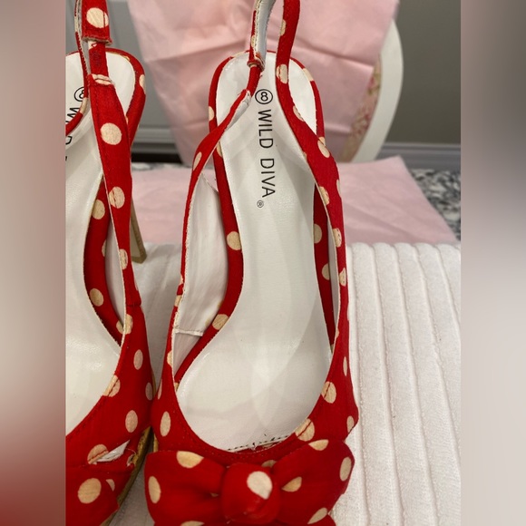 NWOBox Size 8 Wild Diva Platform Open Toed and Ankle Strap - Picture 2 of 9